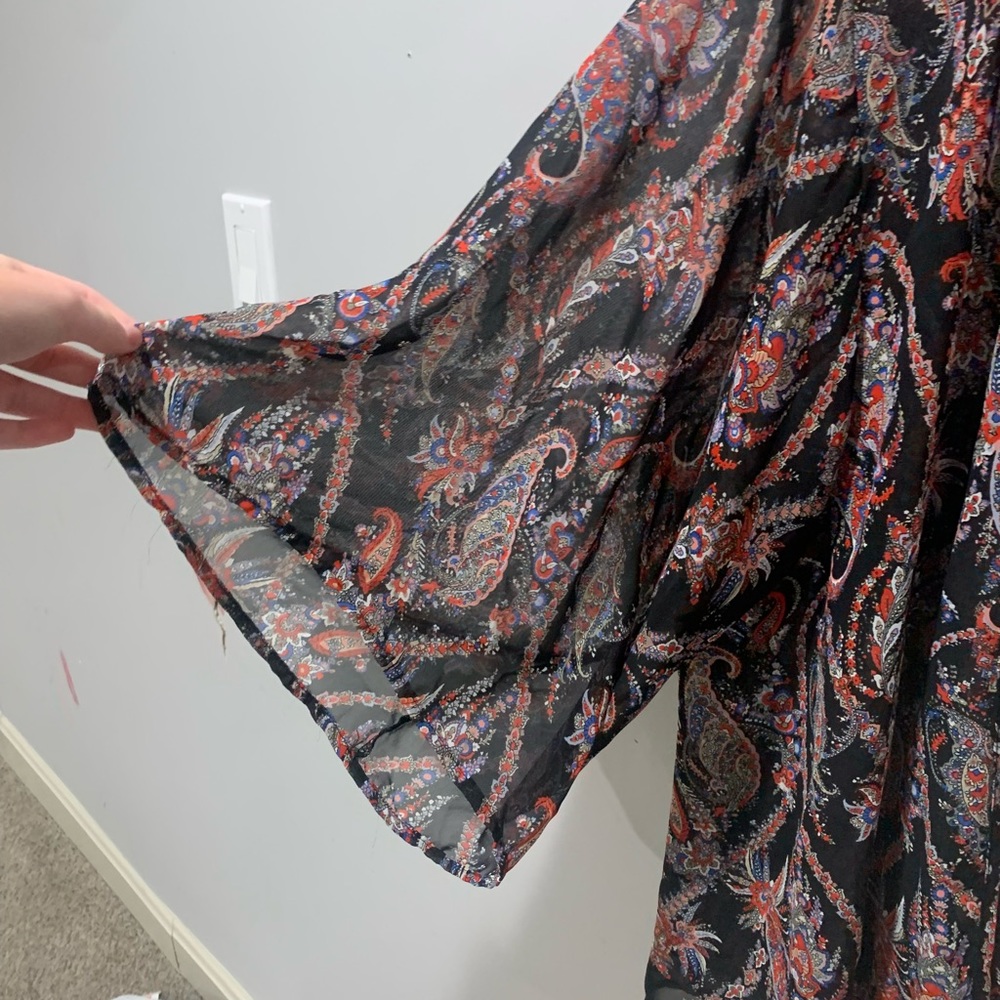 Women’s Open Front Blouse / Cardigan - Paisley Pattern - Picture 3 of 6